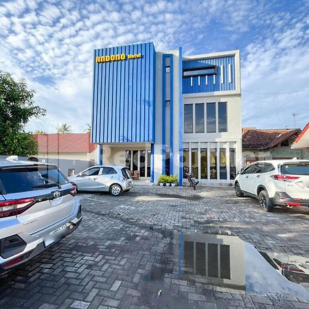 Hotel Andono Near Yia Mitra Reddoorz Temon Екстер'єр фото