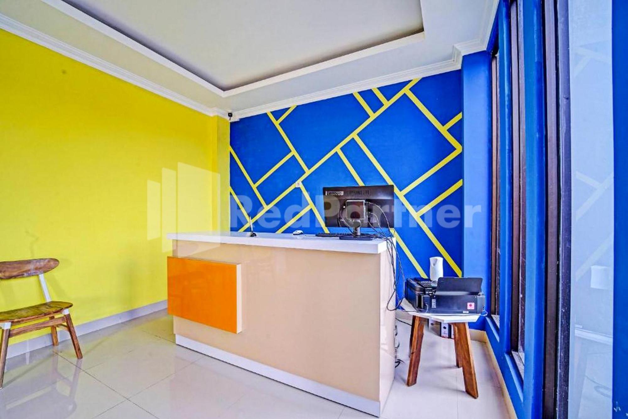 Hotel Andono Near Yia Mitra Reddoorz Temon Екстер'єр фото