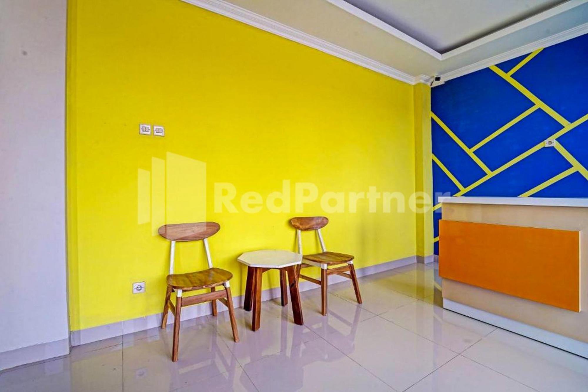 Hotel Andono Near Yia Mitra Reddoorz Temon Екстер'єр фото
